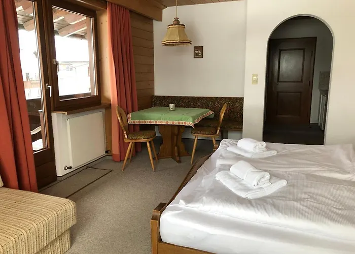 Sportpension Therese Bed & Breakfast 3*