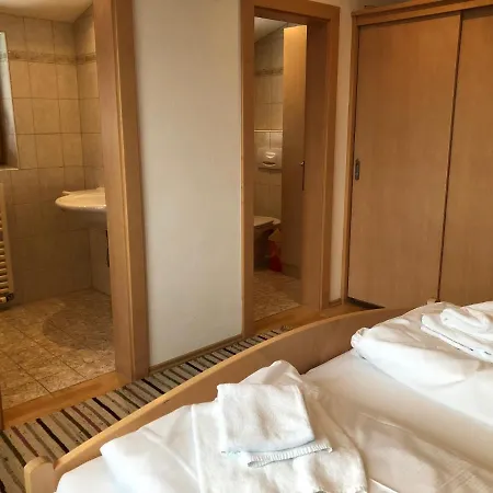 Sportpension Therese Bed & Breakfast Westendorf